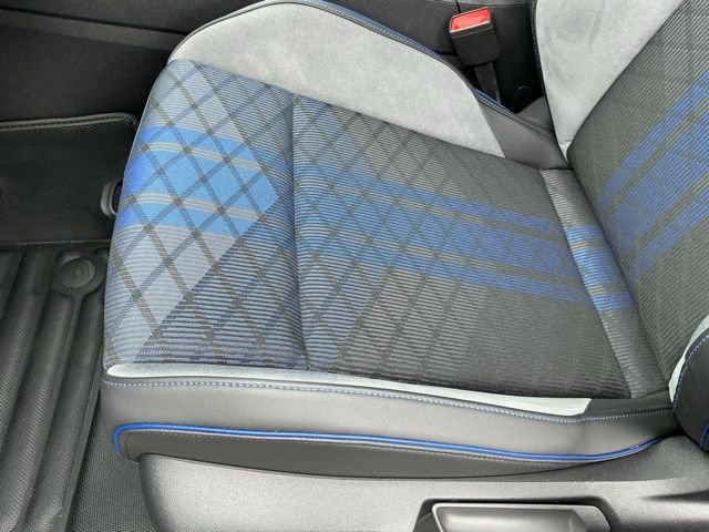 Certified 2025 Volkswagen Golf R Black Edition image 16