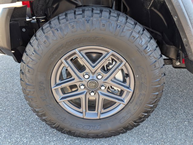 Used 2024 Jeep Wrangler Sport S image 13