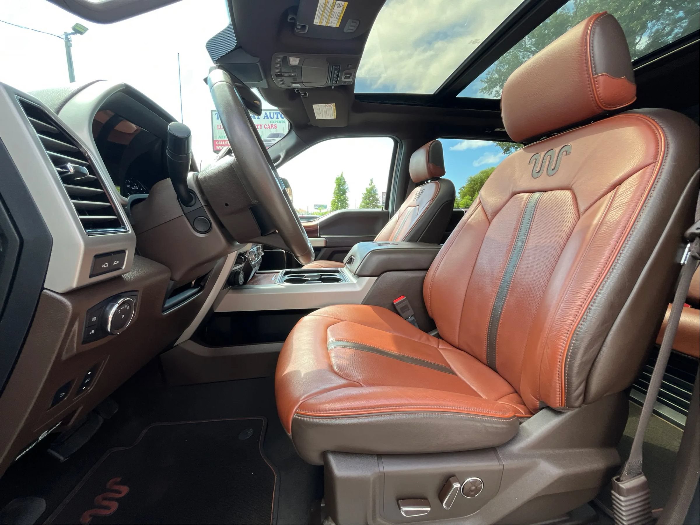 Used 2021 Ford F350 King Ranch w/ King Ranch Ultimate Package AWD/4WD image 11