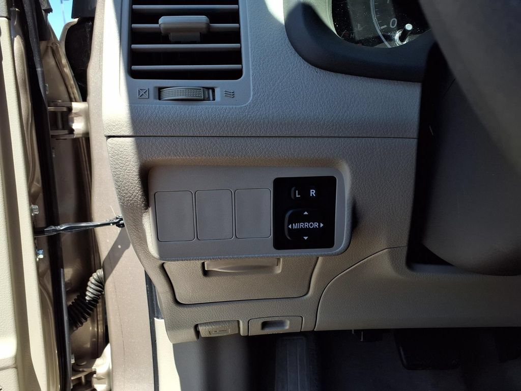 Used 2009 Toyota Corolla LE FWD image 14