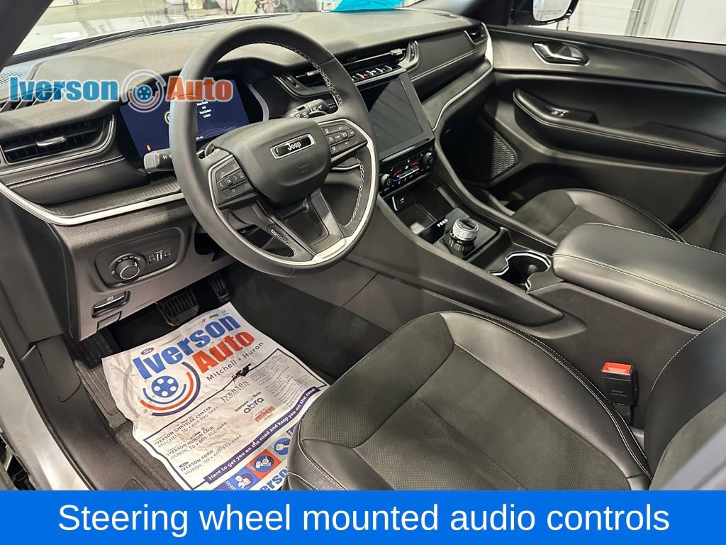 Used 2024 Jeep Grand Cherokee Altitude image 17