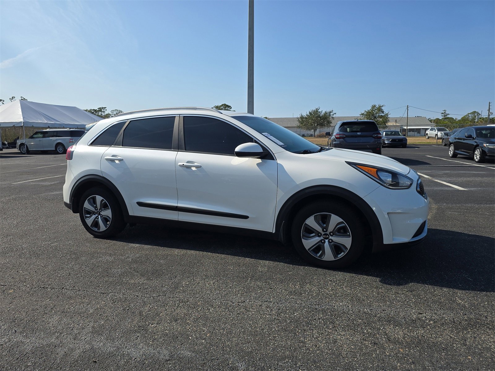Used 2019 Kia Niro LX image 2