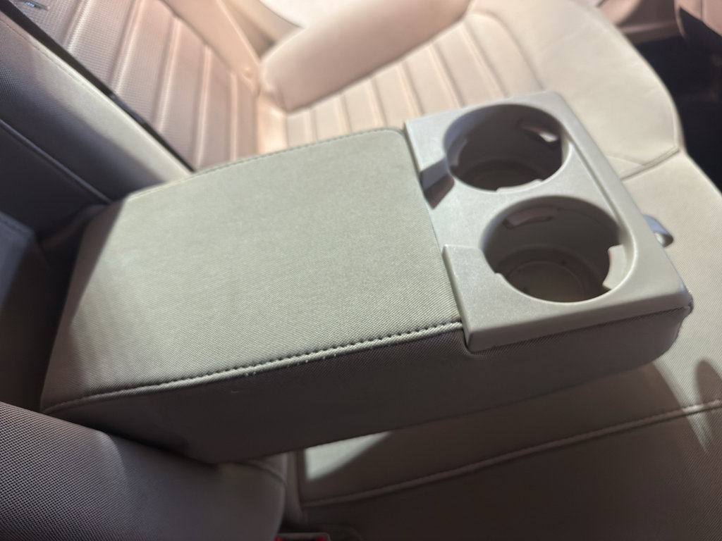 Used 2019 Ford Fusion SE FWD image 26