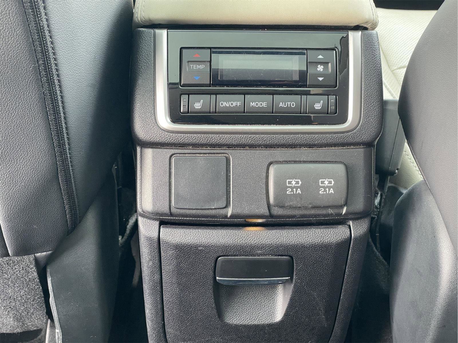 Used 2022 Subaru Ascent Limited w/ Technology Package image 18