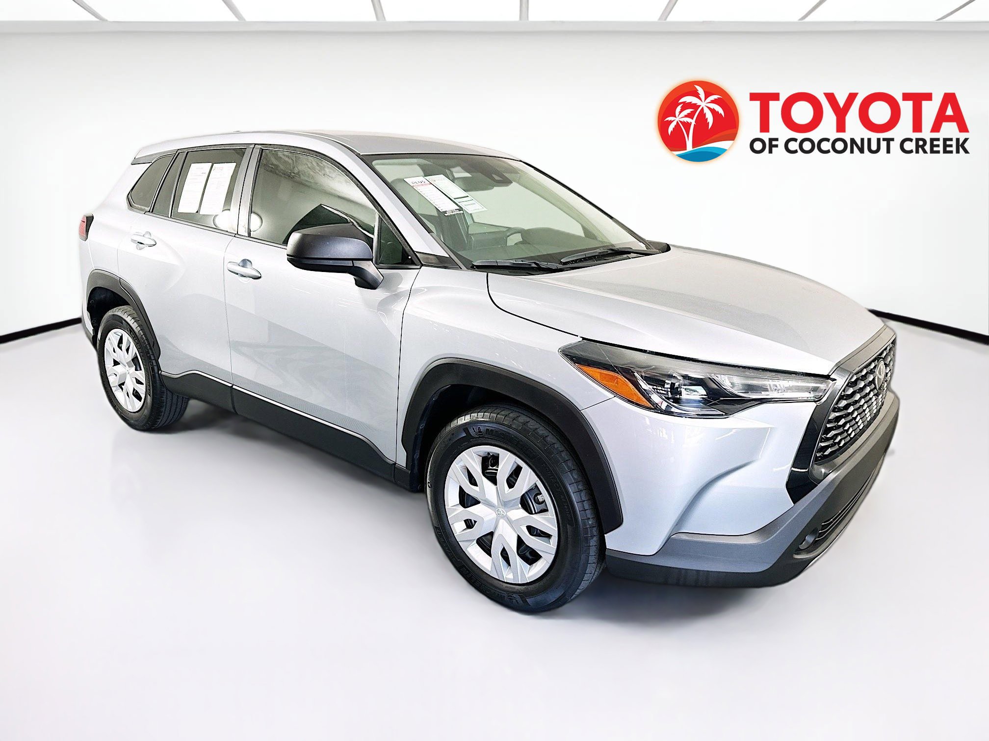 Used 2022 Toyota Corolla Cross L FWD image 1