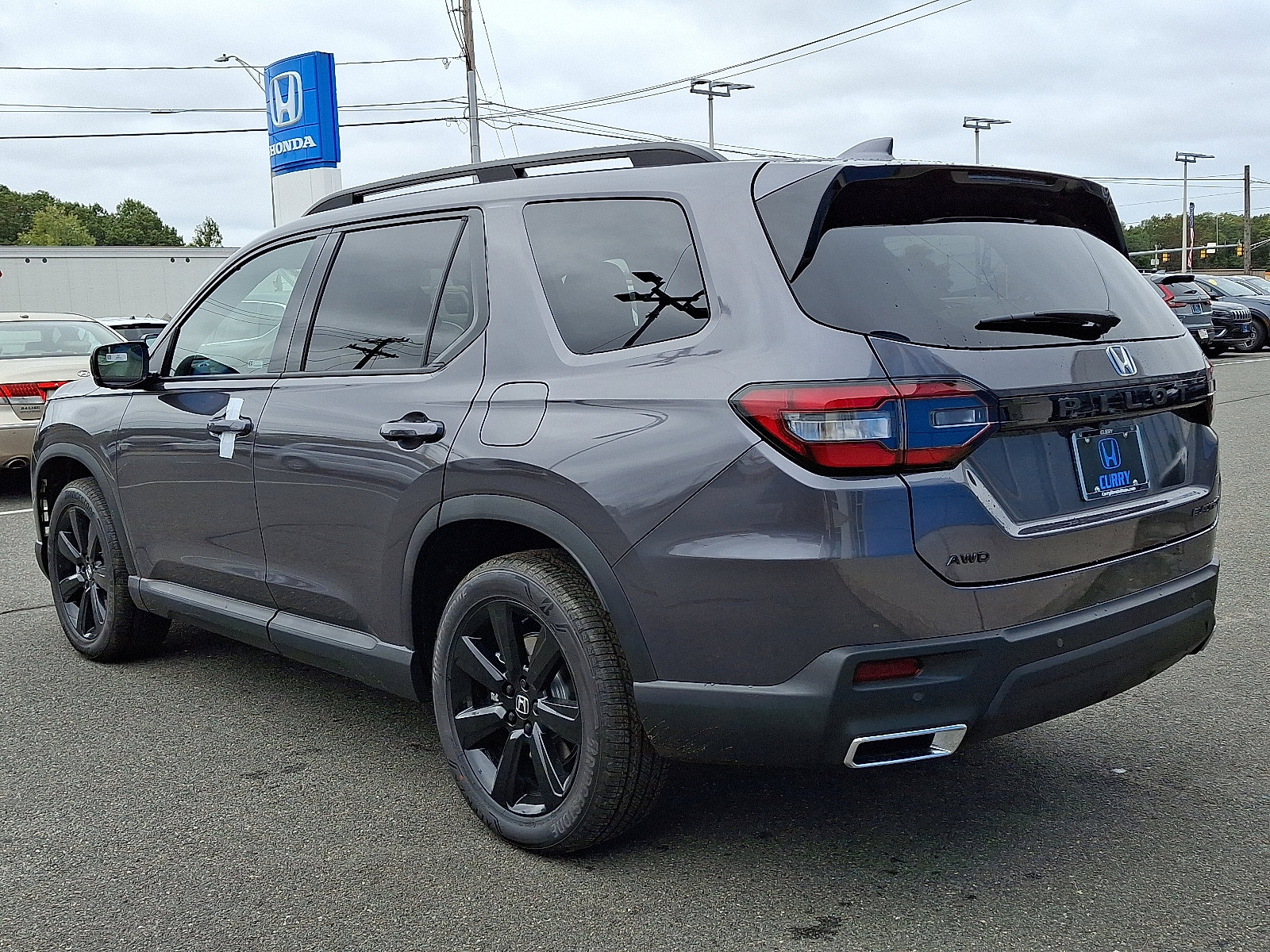 New 2025 Honda Pilot Black Edition image 4
