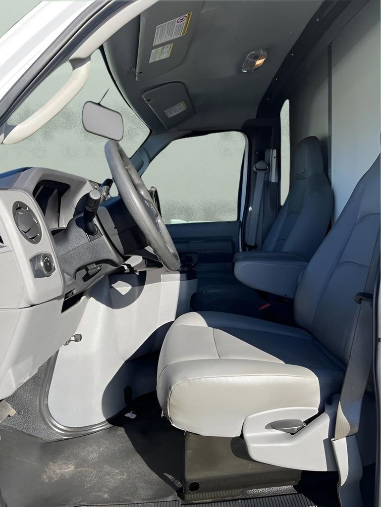 Used 2024 Ford E-450 and Econoline 450 Super Duty w/ Power Windows & Locks Group image 12