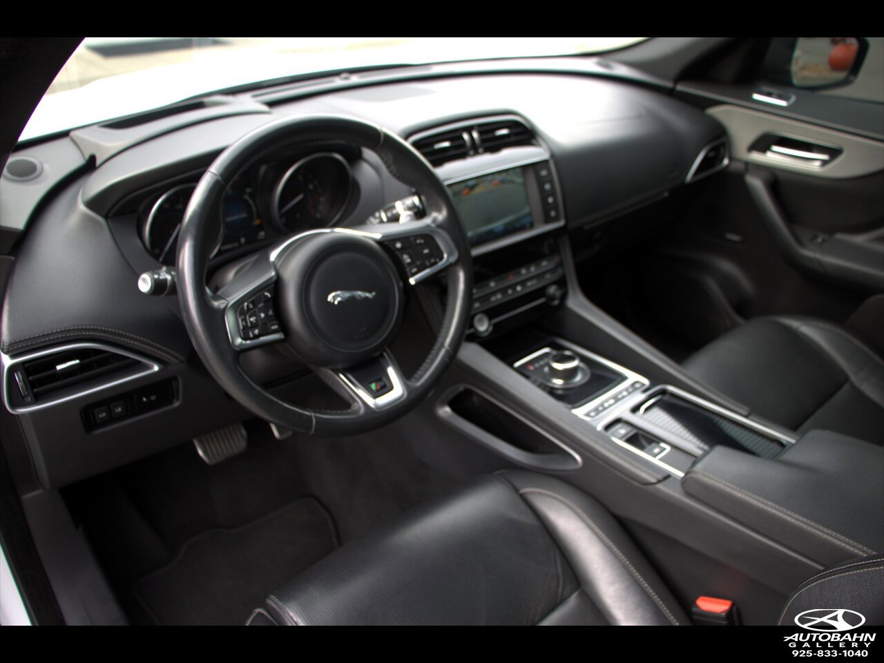 Used 2018 Jaguar F-PACE S image 40