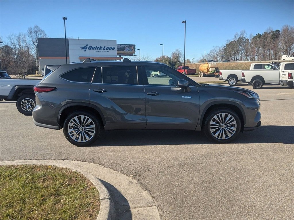 Used 2021 Toyota Highlander Platinum image 6