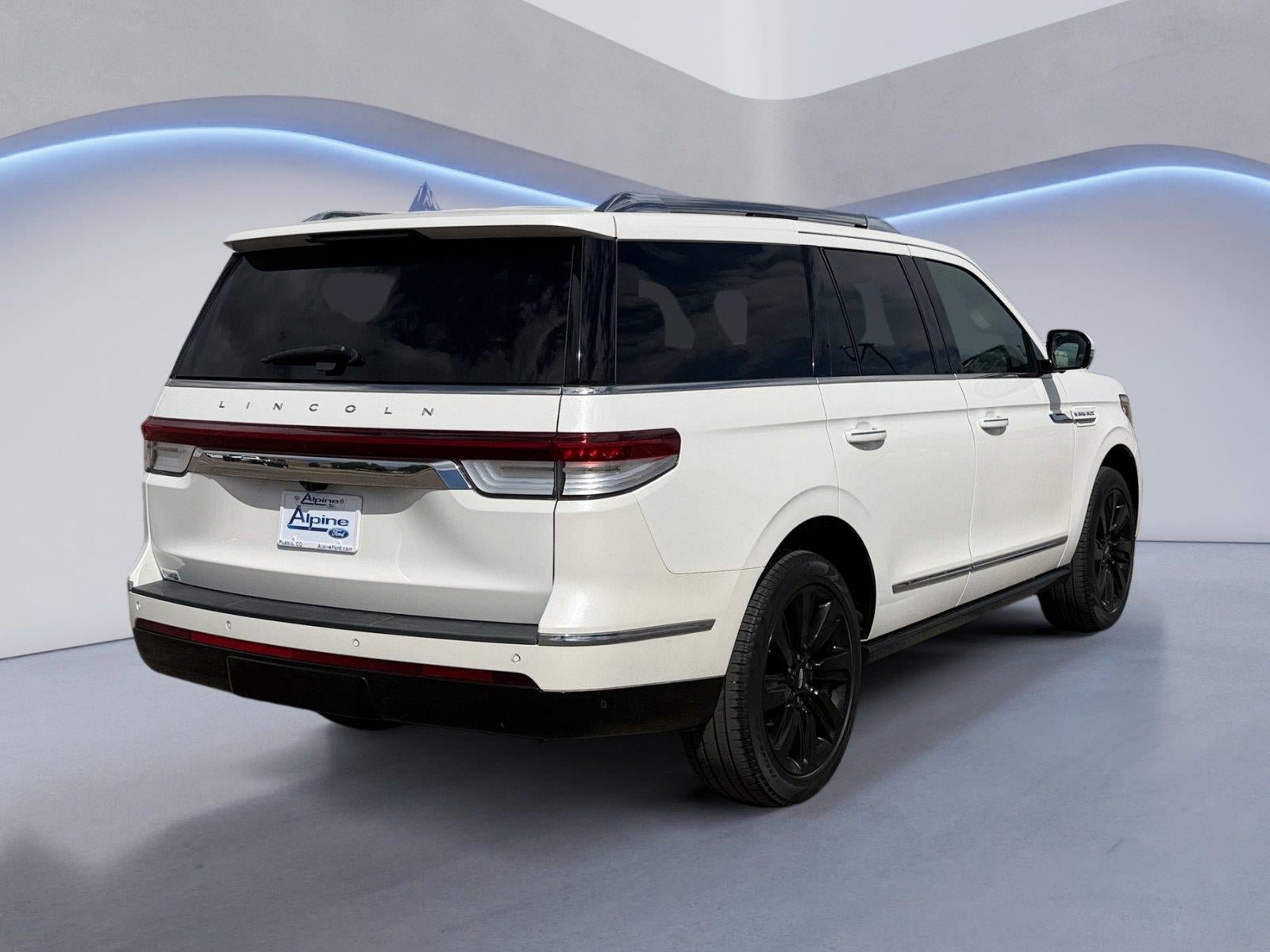 Used 2022 Lincoln Navigator Reserve AWD/4WD image 5
