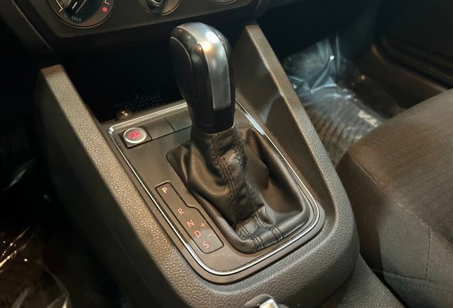 Used 2015 Volkswagen Jetta SE FWD image 29
