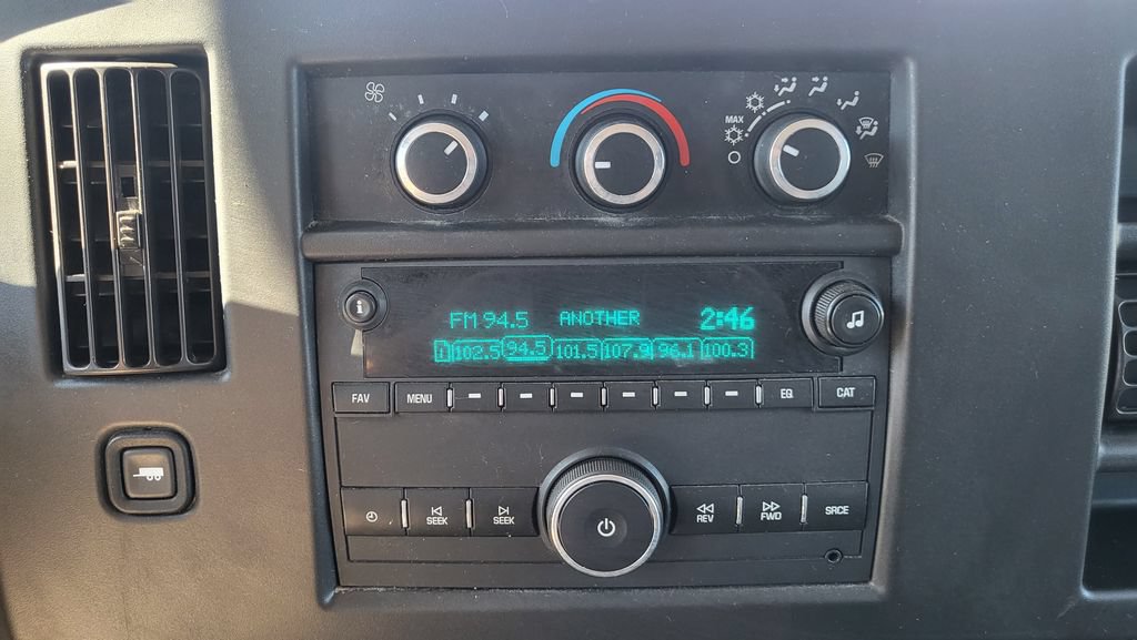 Used 2020 Chevrolet Express 2500 LT w/ LT Preferred Equipment Group RWD image 31
