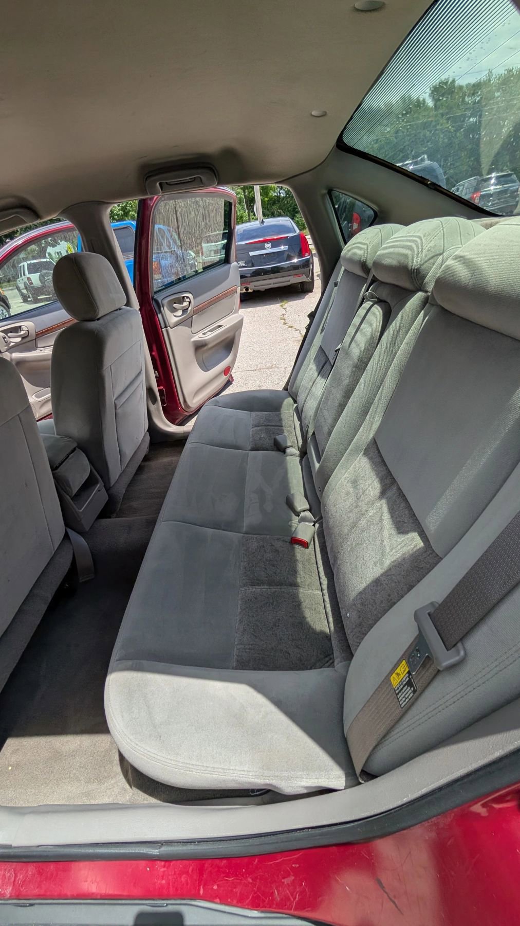 Used 2005 Chevrolet Impala Sedan w/ Preferred Equipment Group image 12