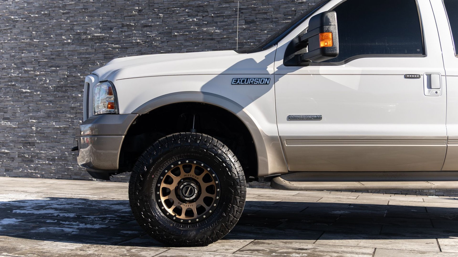 Used 2005 Ford Excursion Eddie Bauer image 16