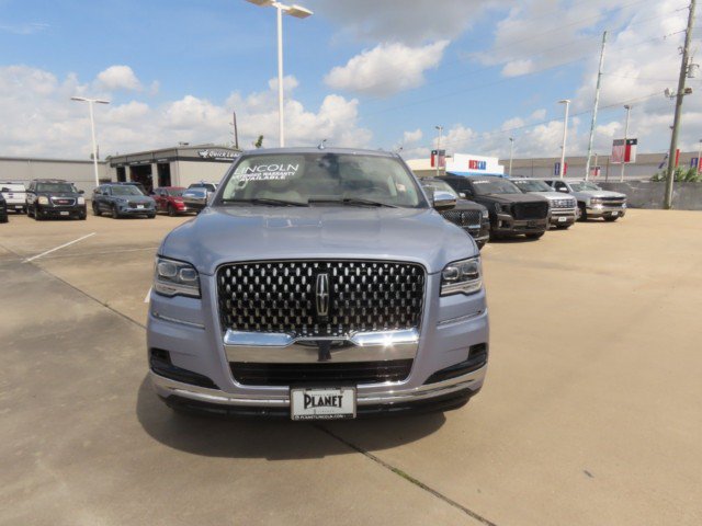 Used 2024 Lincoln Navigator L Black Label AWD/4WD image 4