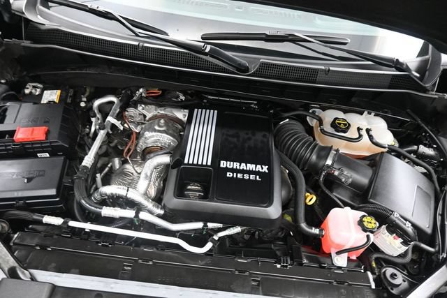 Used 2025 Chevrolet Silverado 1500 LTZ AWD/4WD image 30