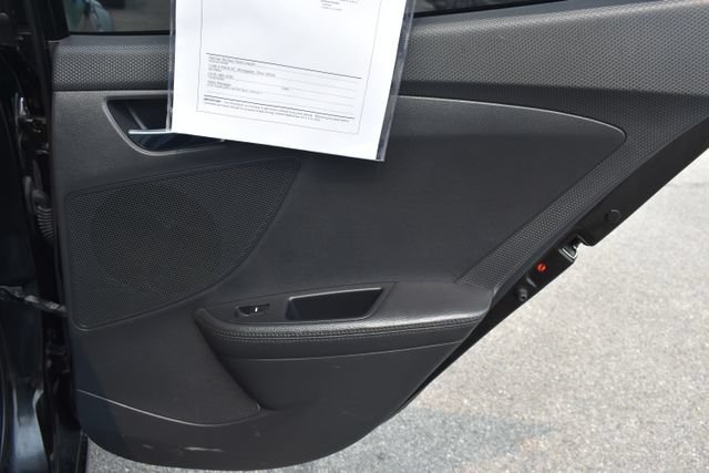 Used 2012 Hyundai Veloster w/ Style Pkg FWD image 33