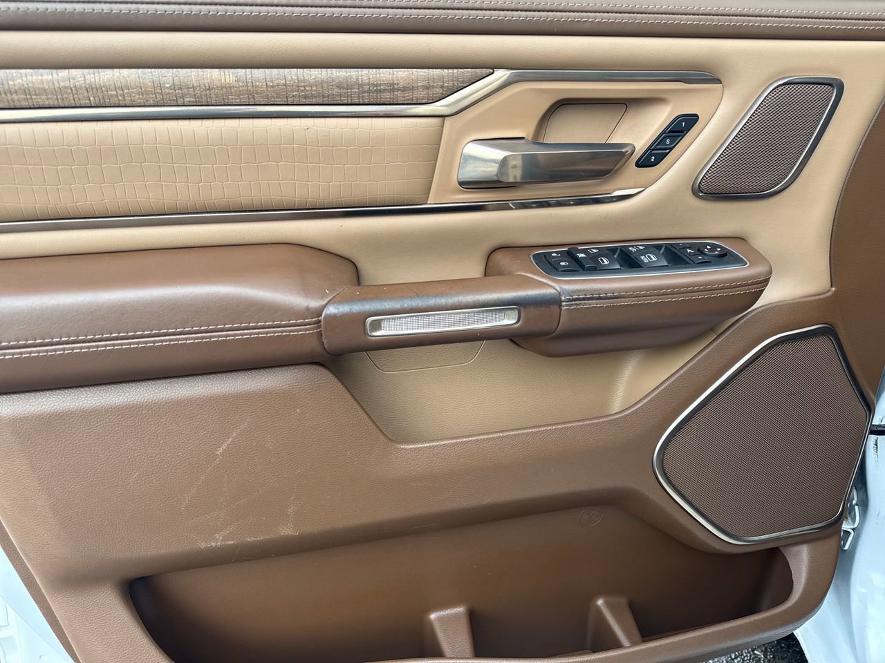 Used 2020 RAM 1500 Longhorn image 16