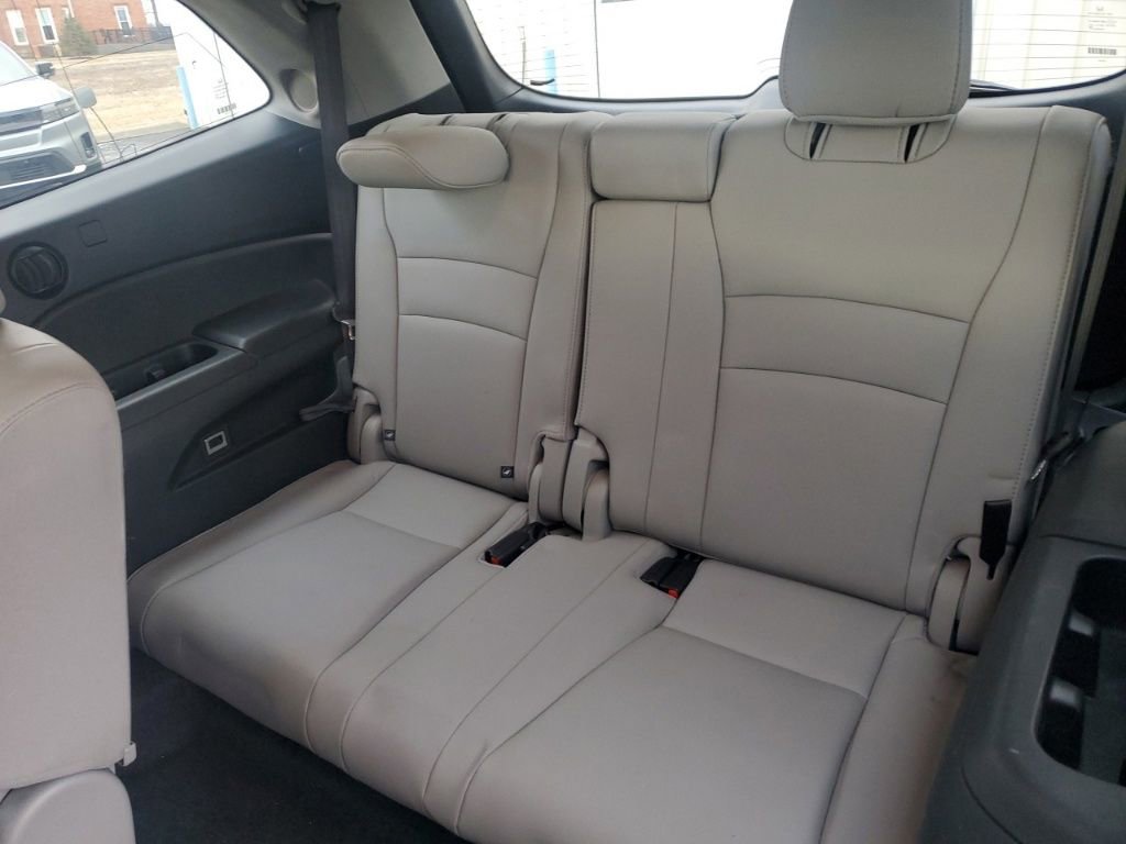Used 2016 Honda Pilot Touring image 27