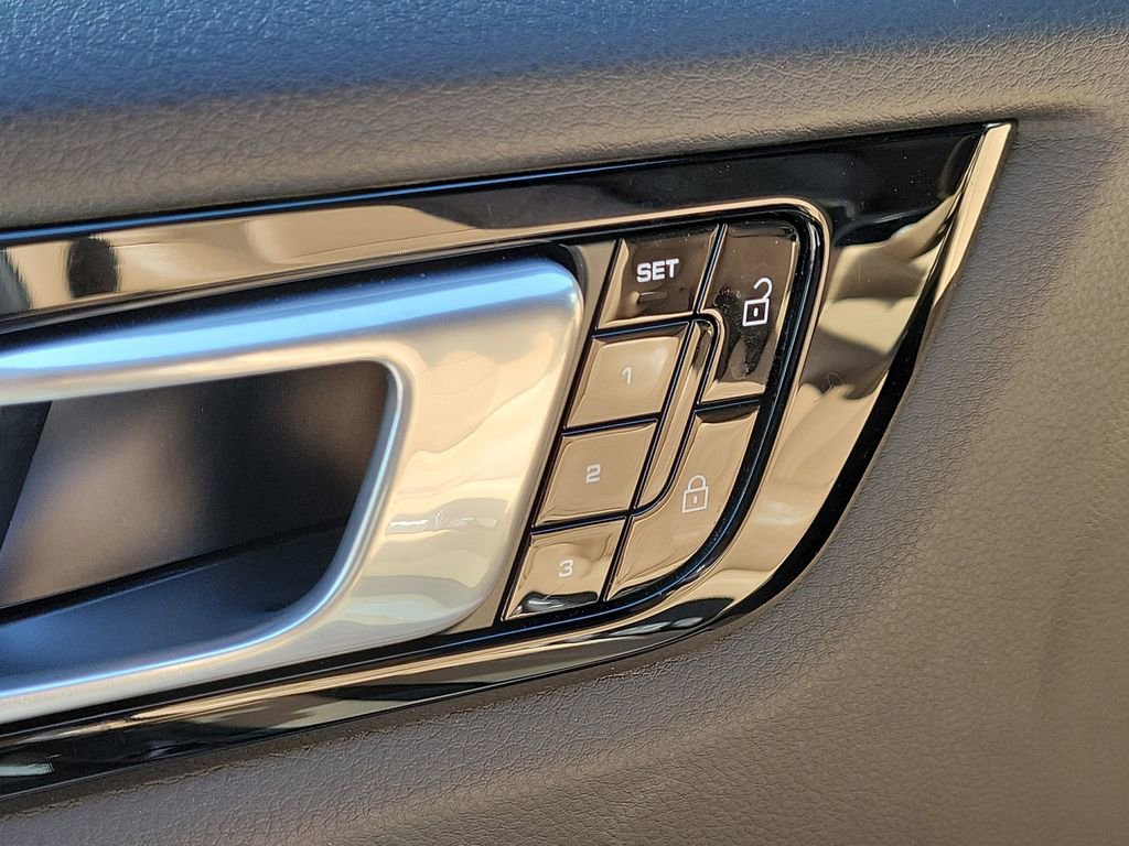 Certified 2020 Porsche Cayenne S image 25