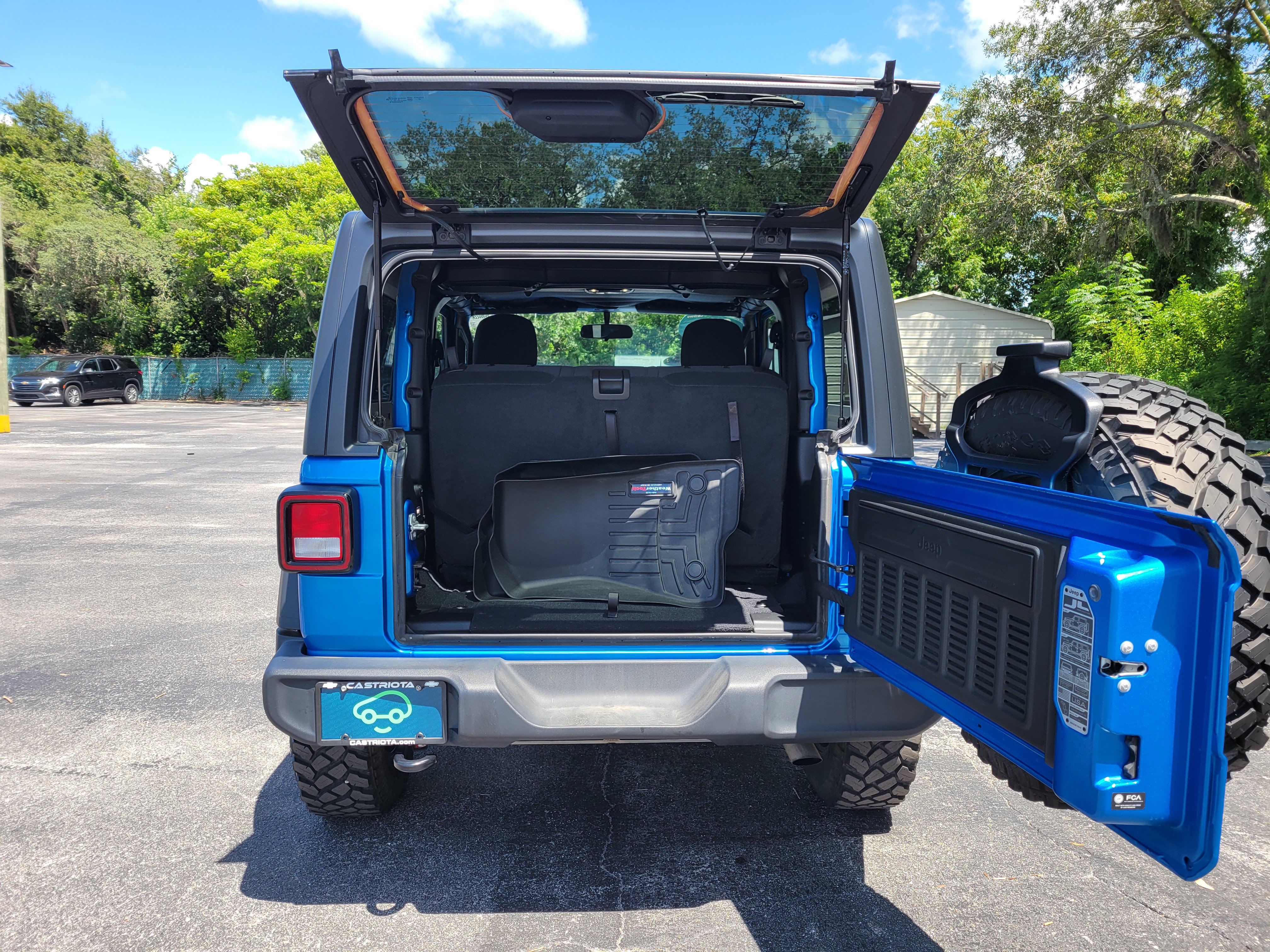 Used 2022 Jeep Wrangler Sport AWD/4WD image 7
