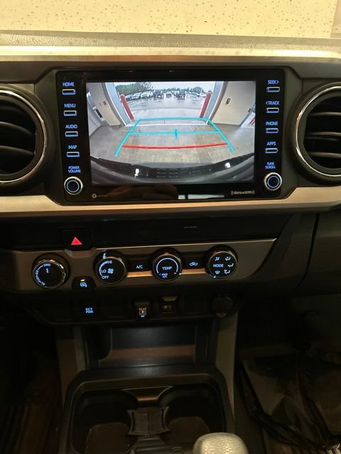 Used 2020 Toyota Tacoma SR5 AWD/4WD image 12