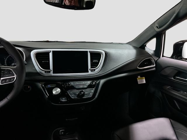 New 2026 Chrysler Pacifica Select image 22