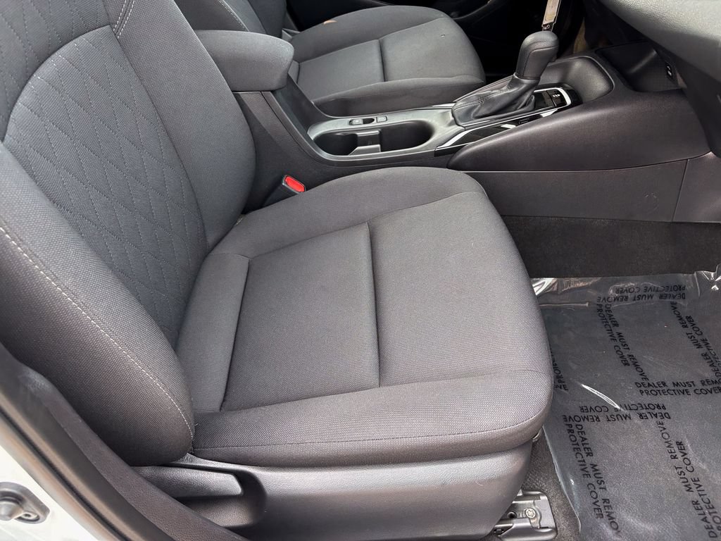 Used 2025 Toyota Corolla LE FWD image 33