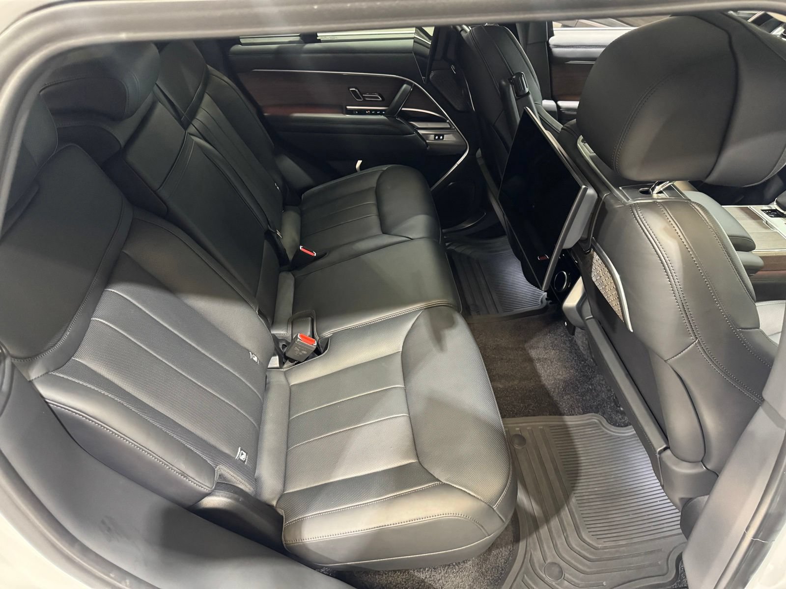 Used 2025 Land Rover Range Rover Autobiography AWD/4WD image 41