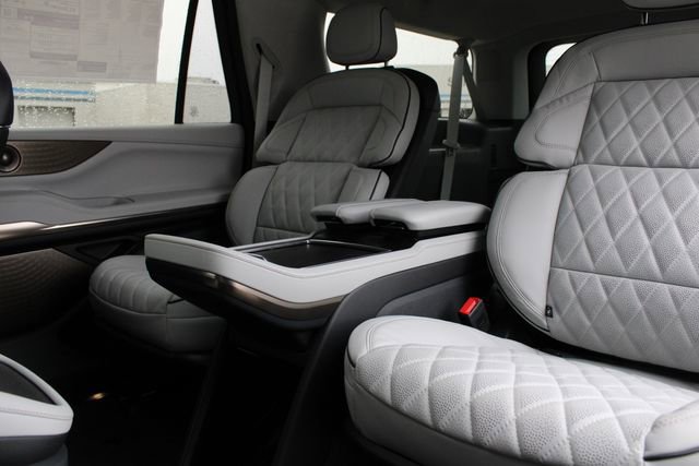 New 2026 Lincoln Navigator L Black Label AWD/4WD image 53
