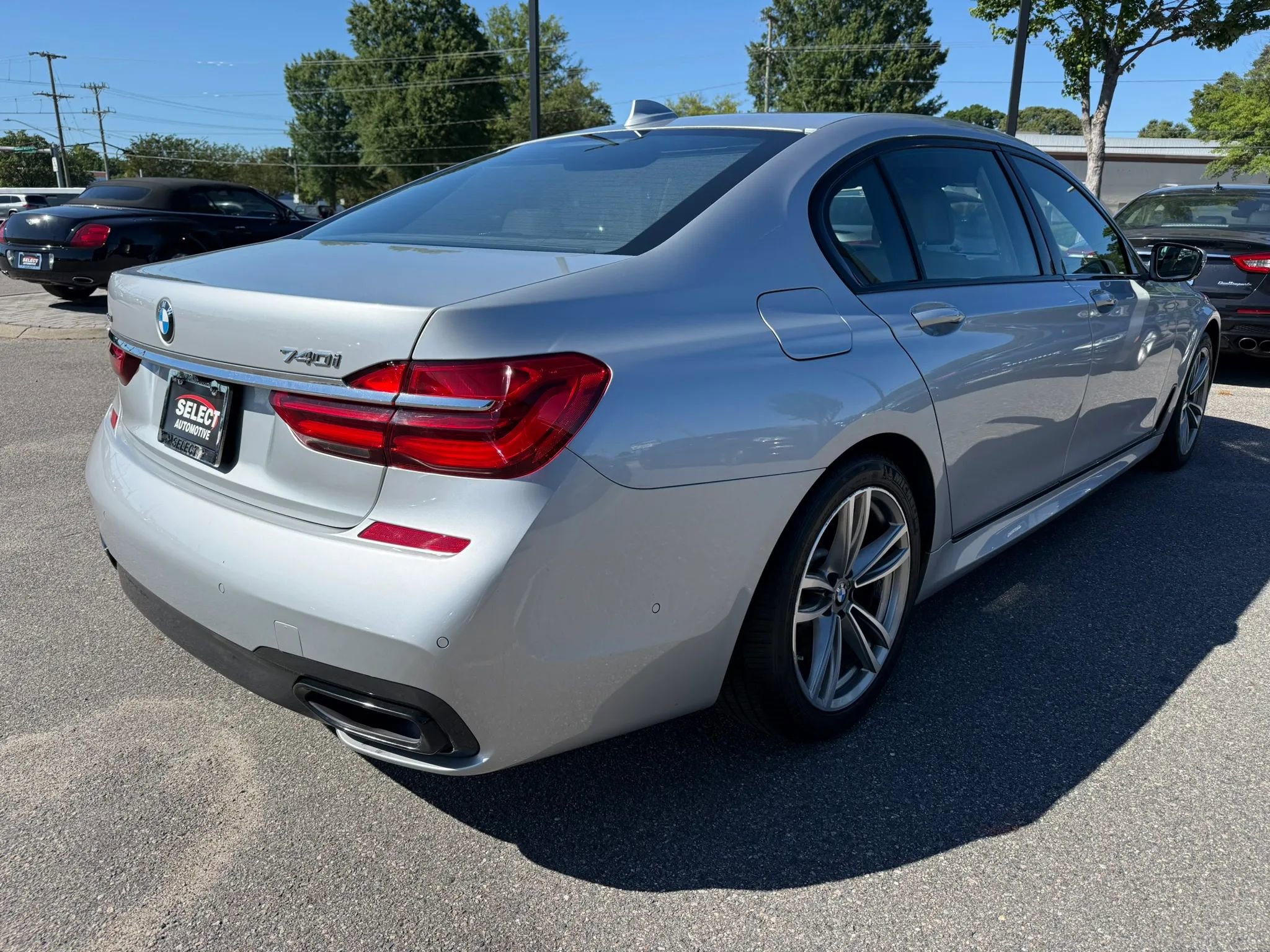 Used 2017 BMW 740i xDrive AWD/4WD image 4