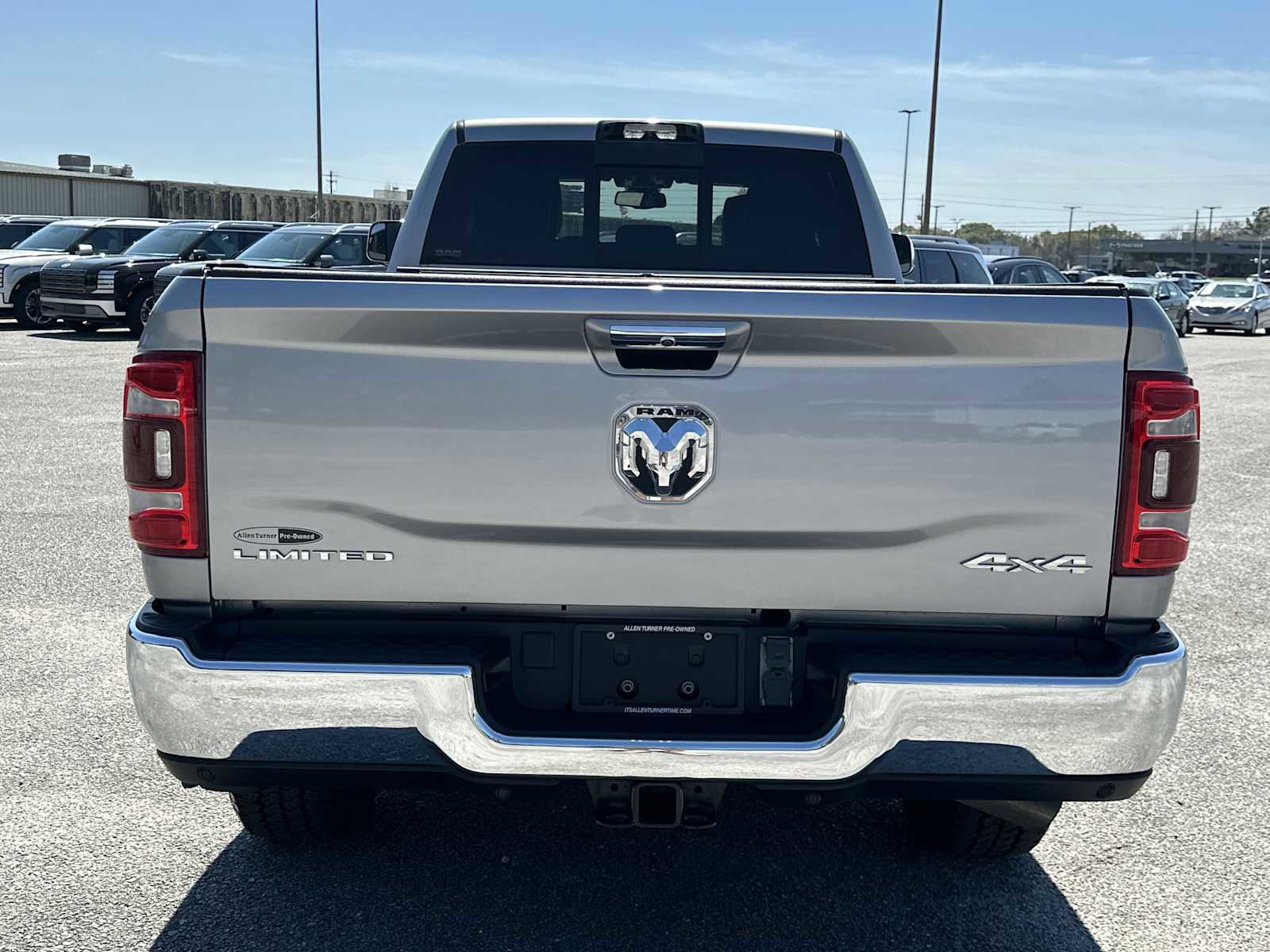 Used 2022 RAM 2500 Limited w/ Towing Technology Group image 7