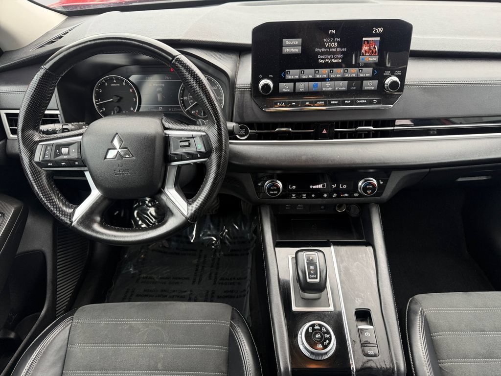 Used 2024 Mitsubishi Outlander SE AWD/4WD image 10