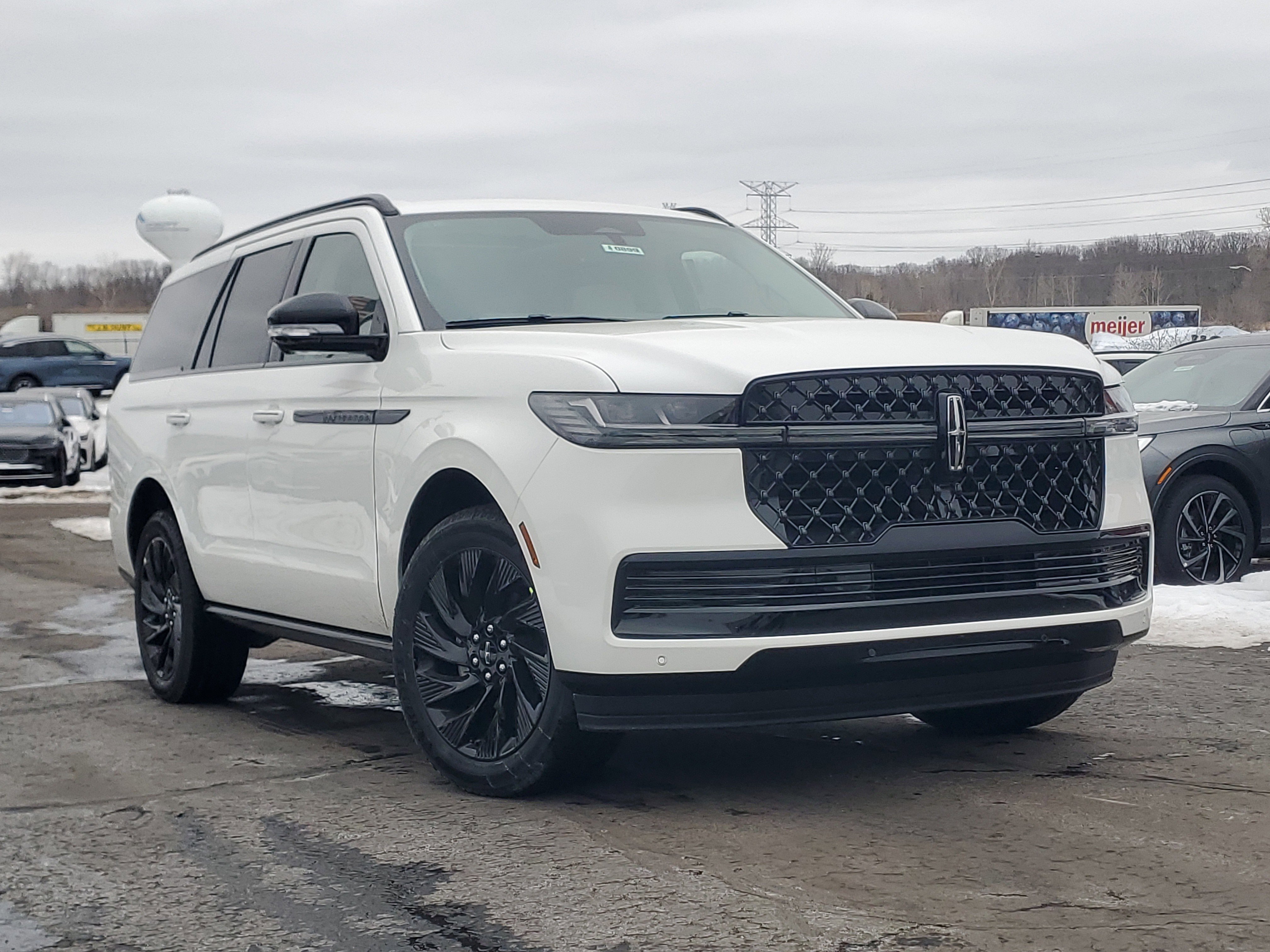 New 2026 Lincoln Navigator Reserve w/ Jet Appearance Package