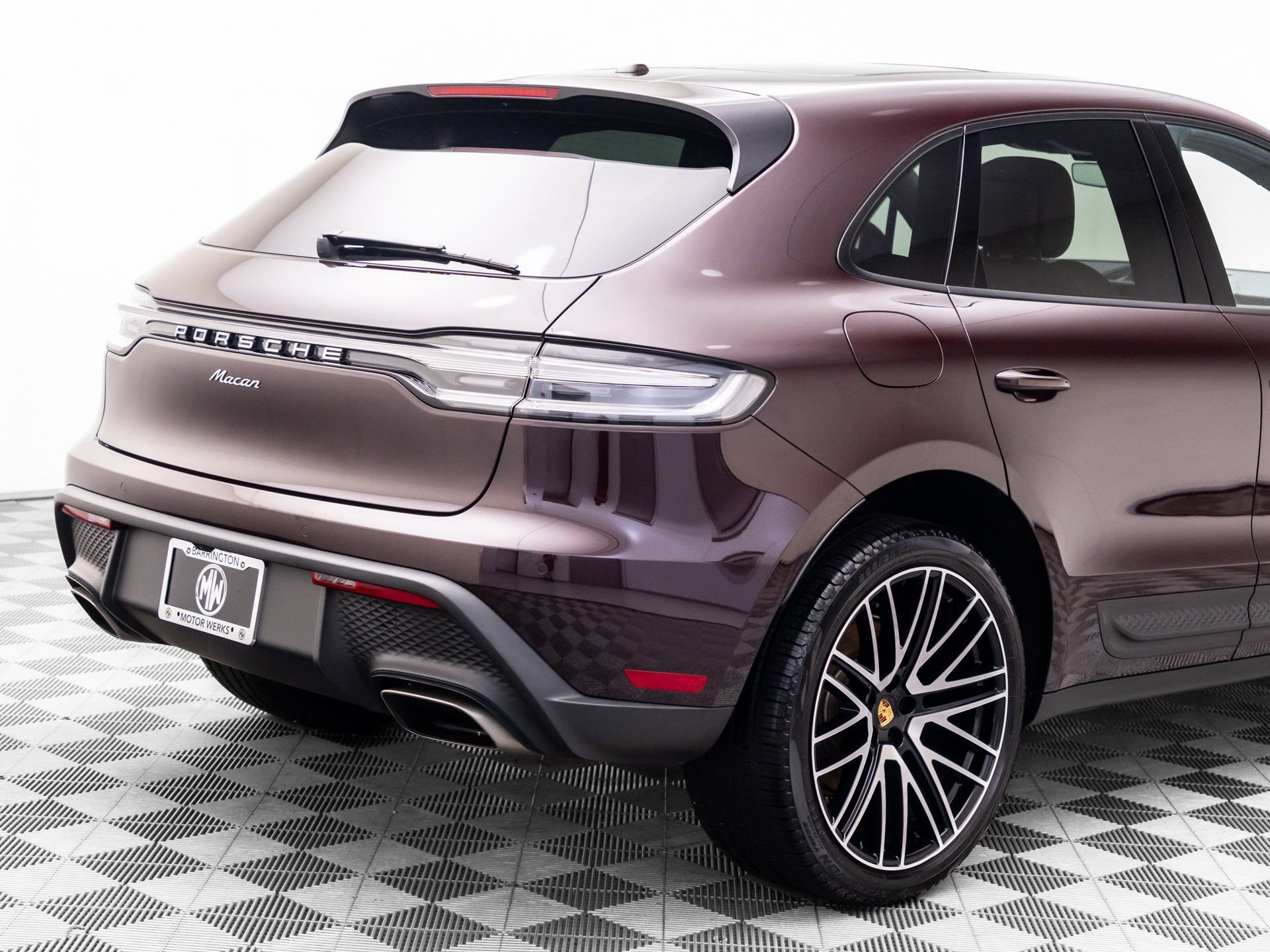 Certified 2026 Porsche Macan AWD/4WD image 36