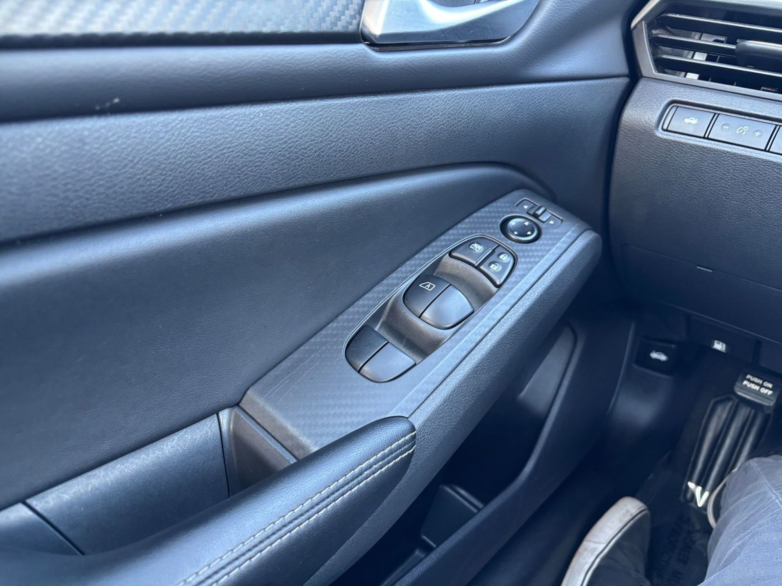 Used 2025 Nissan Altima 2.5 SV FWD image 18