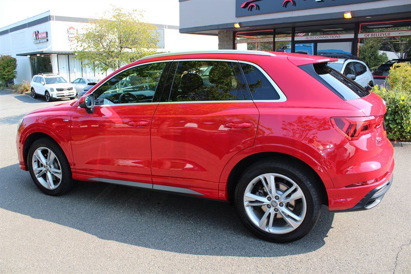 Used 2020 Audi Q3 2.0T Prestige w/ Prestige Package image 3