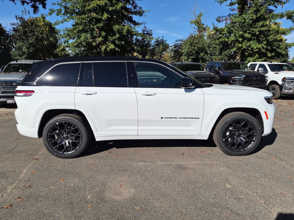 New 2027 Jeep Grand Cherokee Summit AWD/4WD image 8