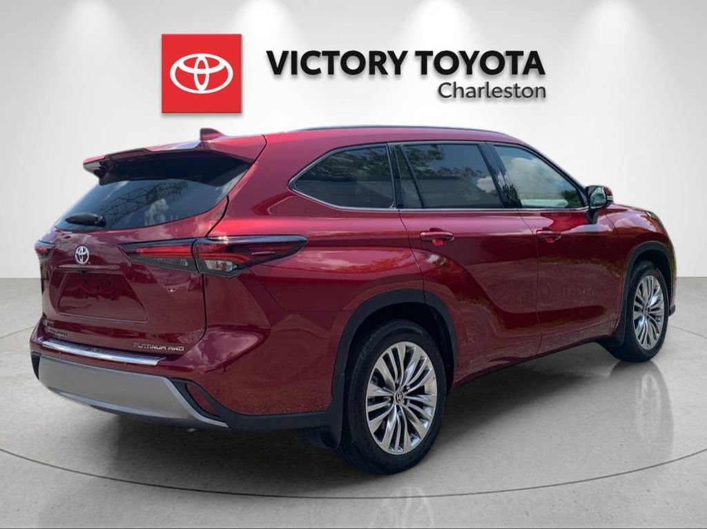 Used 2025 Toyota Highlander Platinum AWD/4WD image 7
