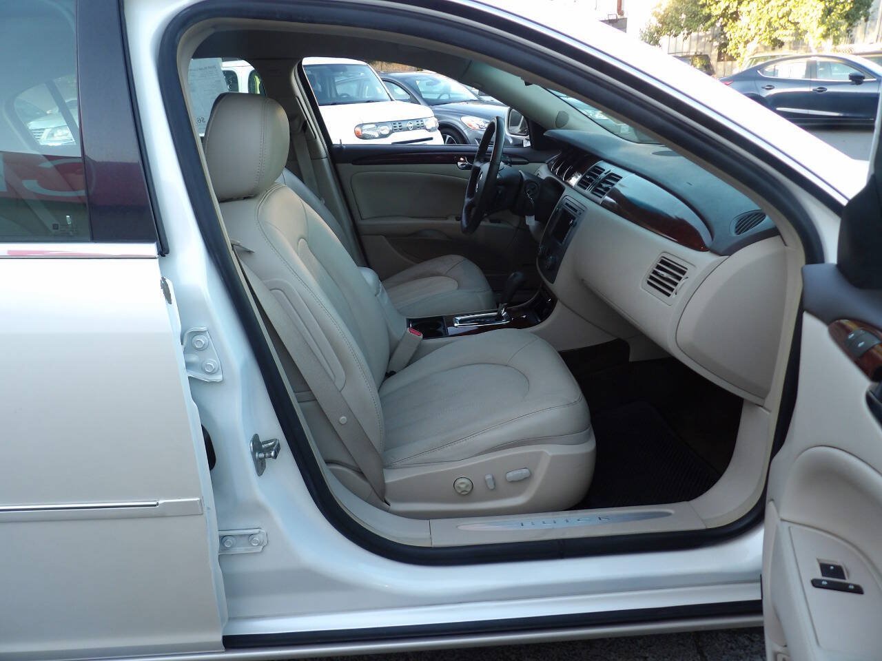Used 2008 Buick Lucerne CXS FWD image 6