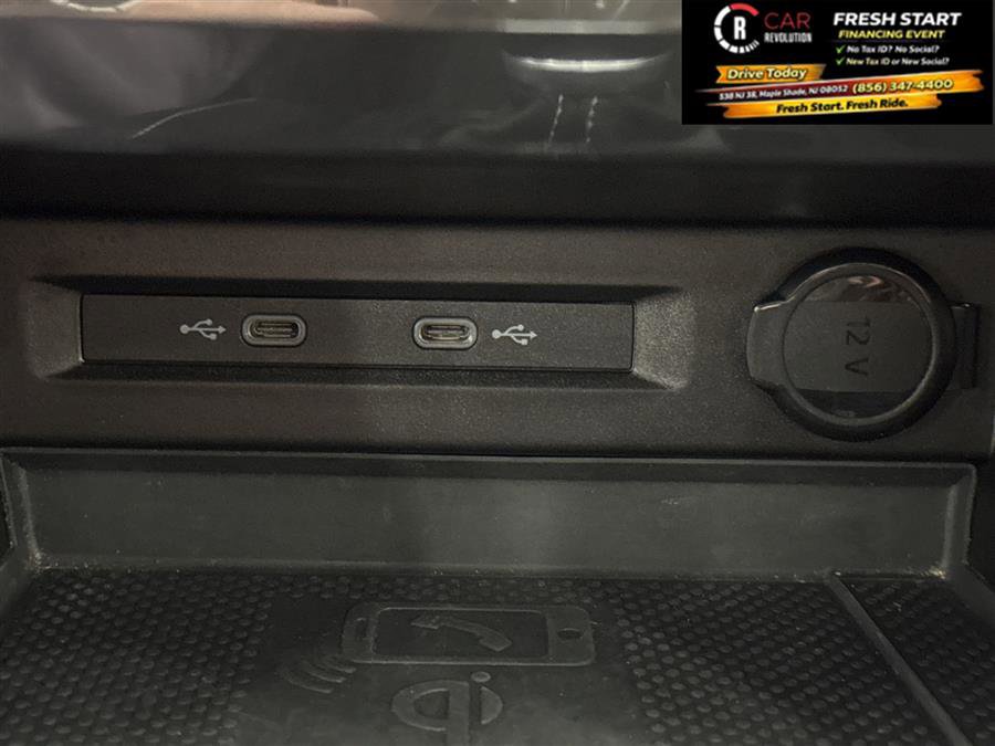 Used 2022 Volkswagen Tiguan SE image 45