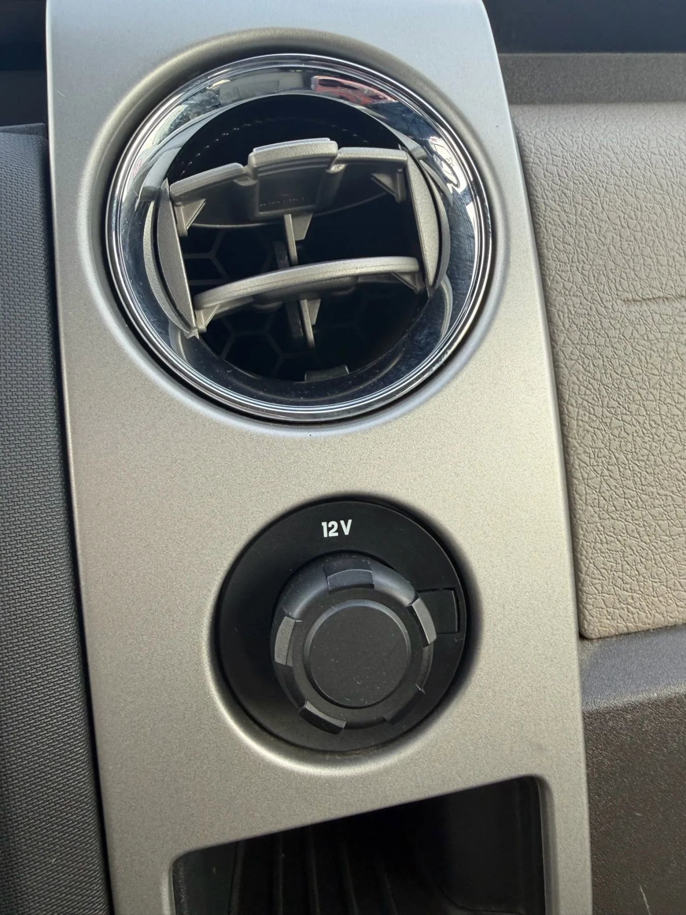 Used 2009 Ford F150 XLT image 18