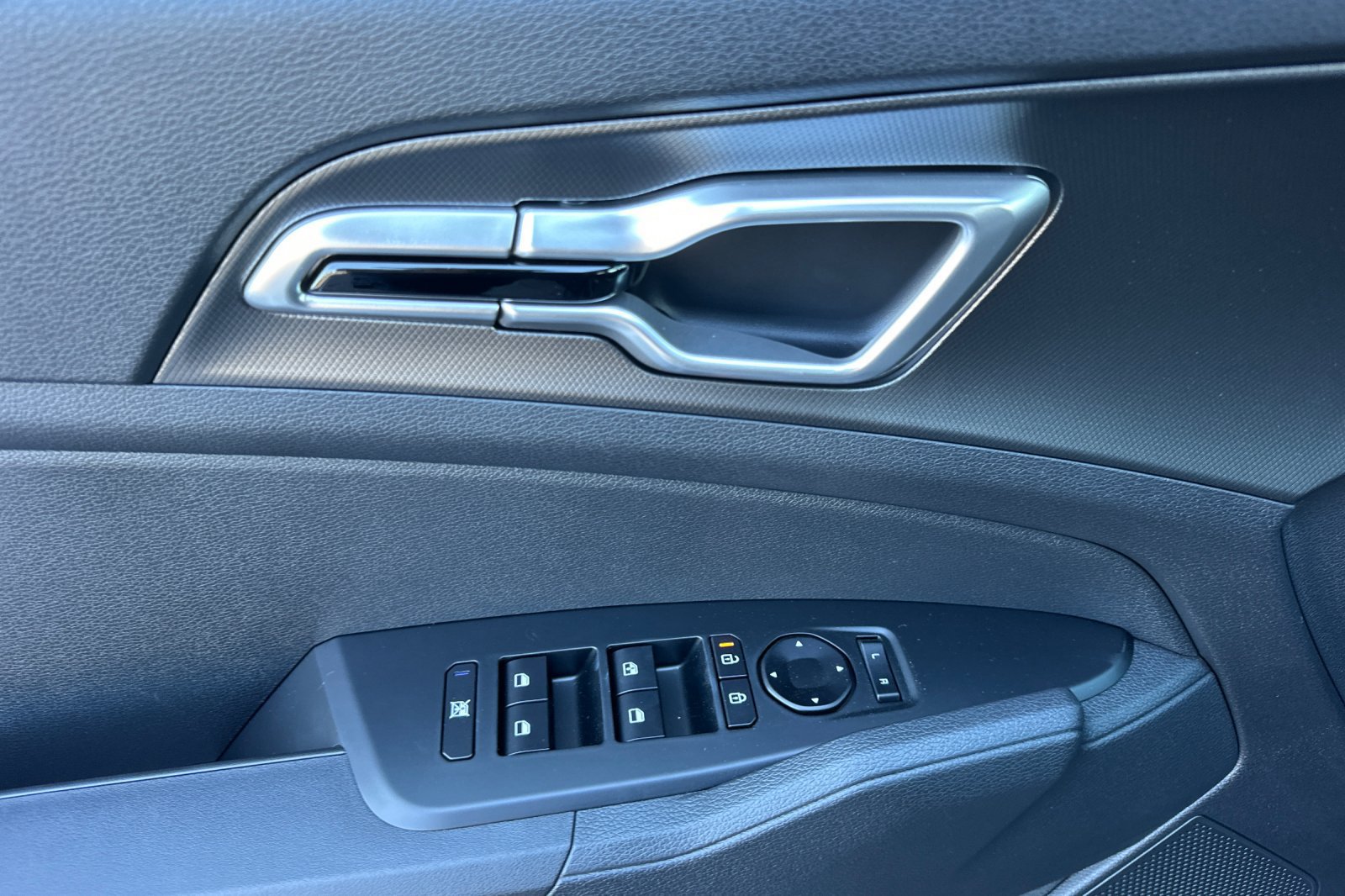 New 2027 Kia Sportage LX FWD image 11