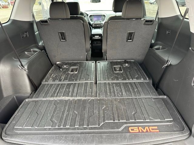 Used 2023 GMC Acadia SLE w/ Driver Convenience Package image 13