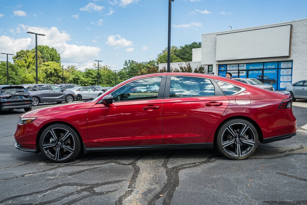 Used 2025 Honda Accord Sport image 4