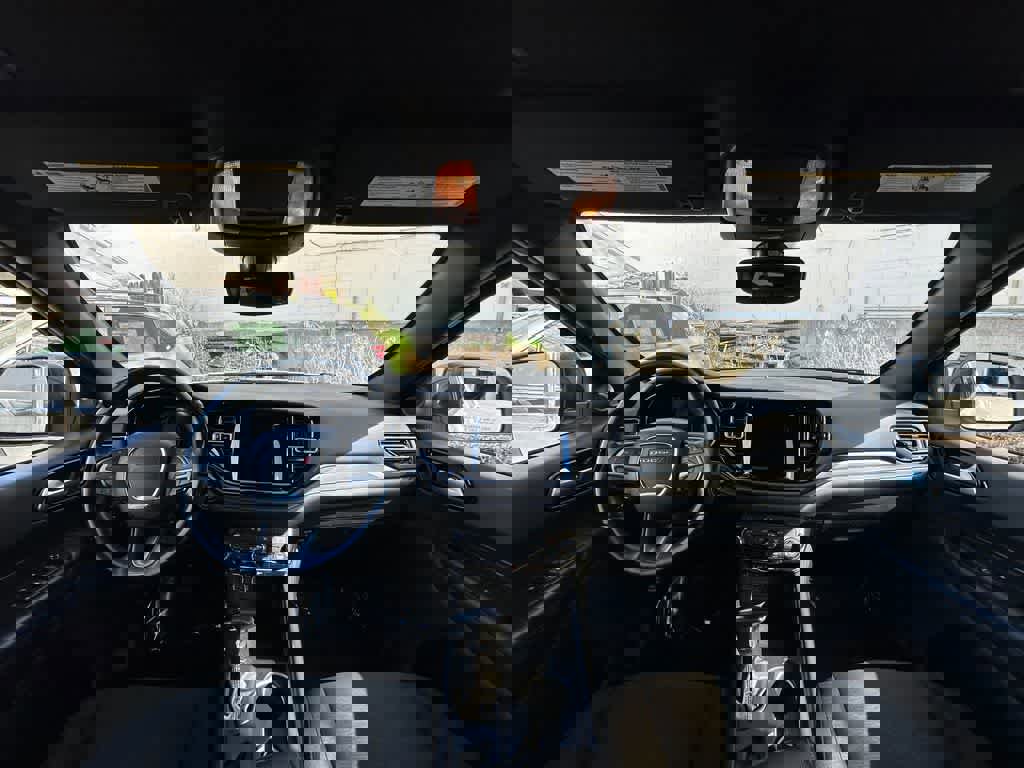 Used 2023 Dodge Durango SXT image 10