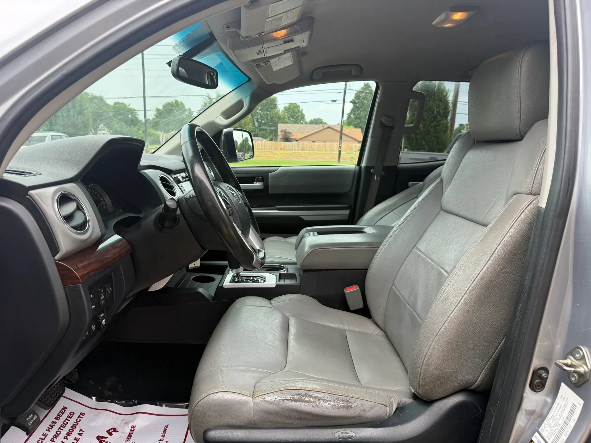 Used 2017 Toyota Tundra Limited w/ Limited Premium Package AWD/4WD image 10