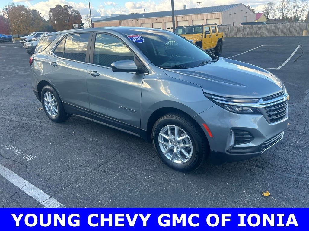 Used 2024 Chevrolet Equinox LT image 2