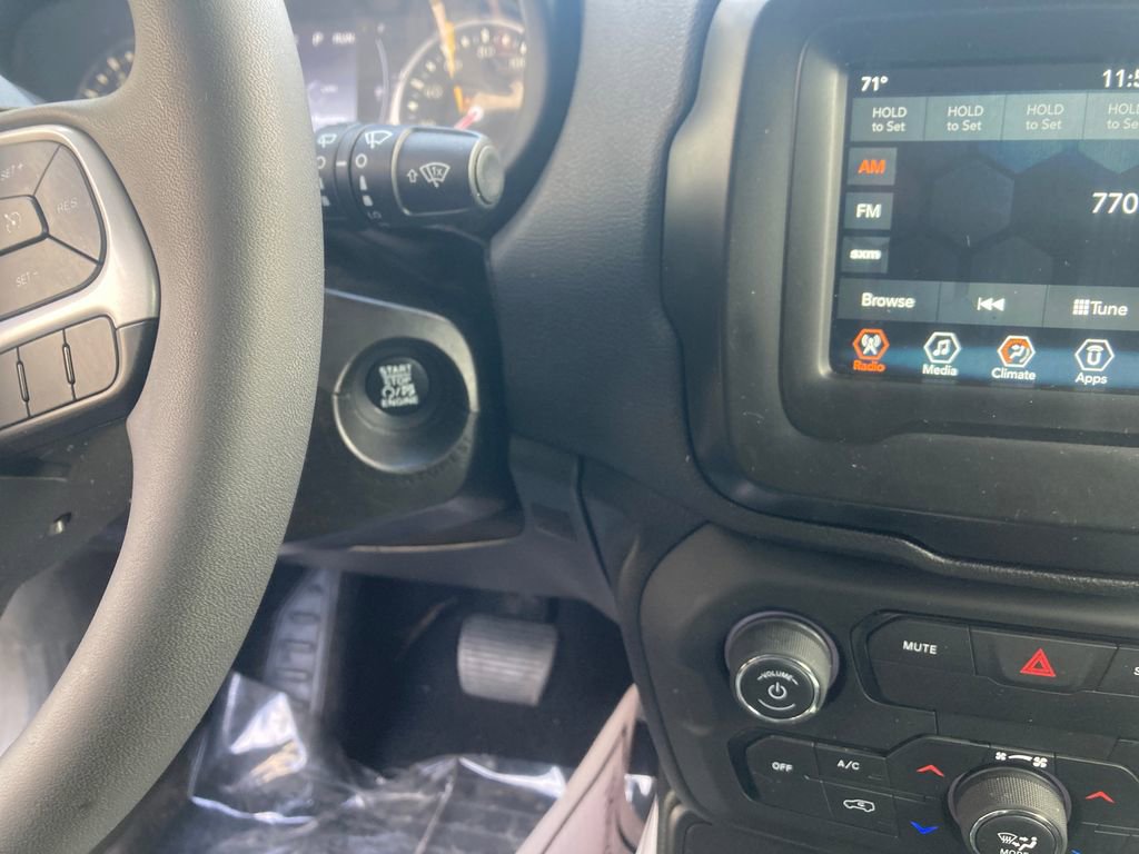Used 2018 Jeep Renegade Latitude image 21