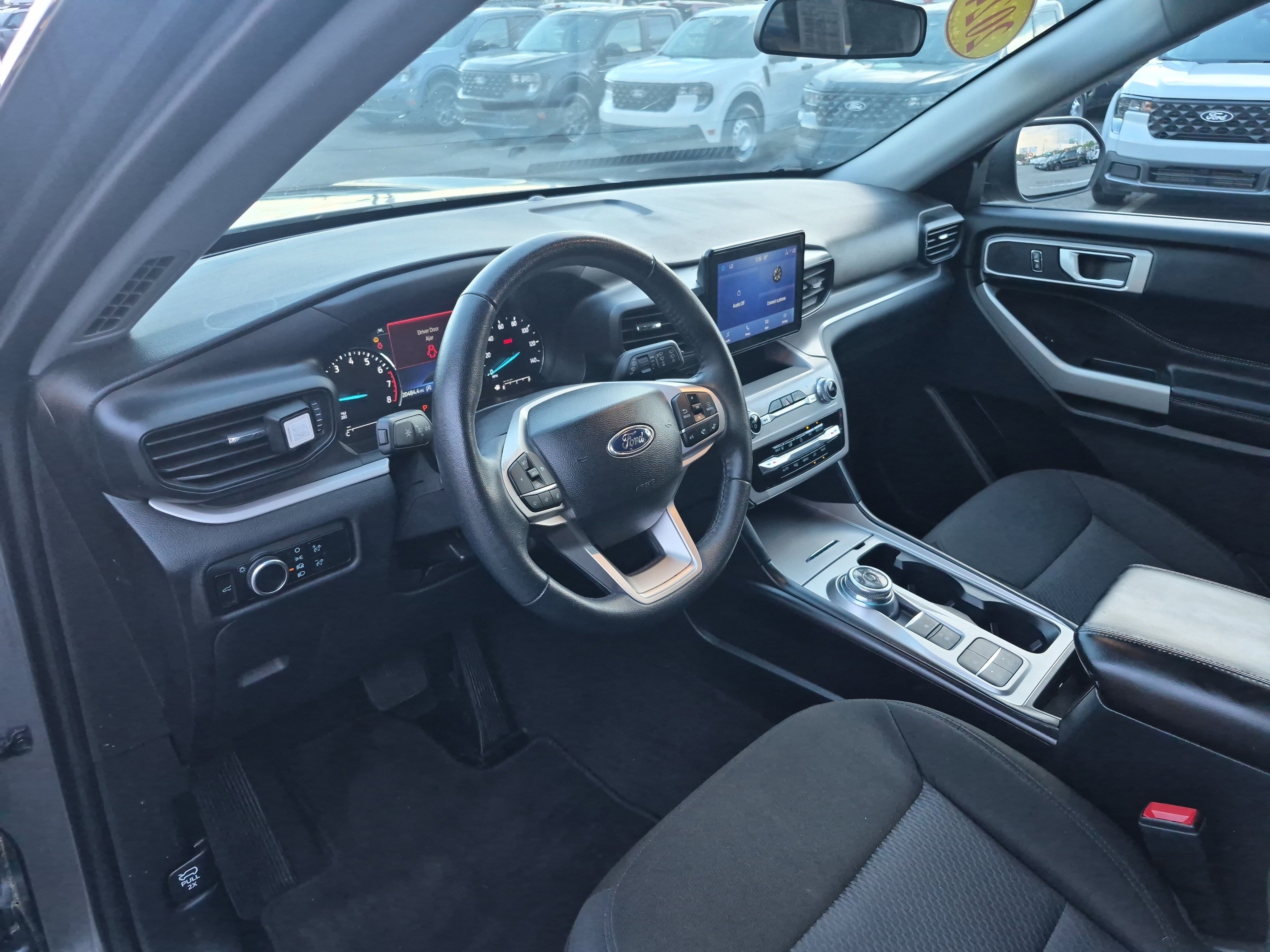 Used 2024 Ford Explorer XLT image 12